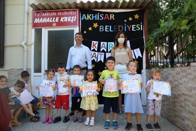 Akhisar Belediyesi Mahalle Kreşi İlk Mezunlarını Verdi
