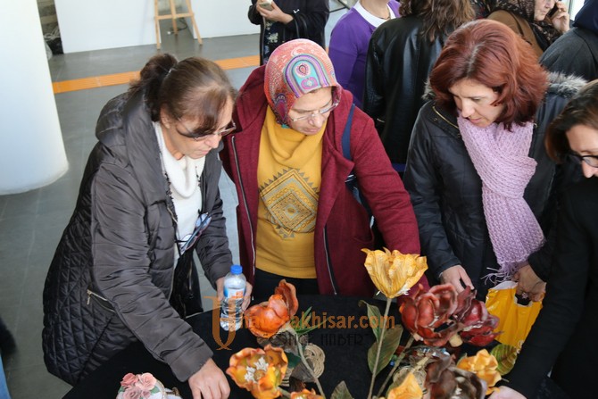 Akhisar Belediyesi Sanat Atölyesi, Kazaziye sergisi açıldı