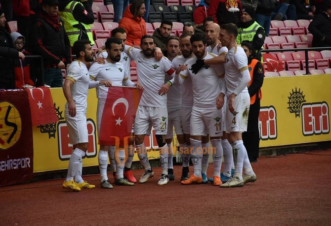 Eskişehirspor; 1 – Akhisarspor; 2