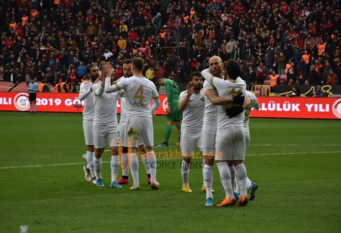 Eskişehirspor; 1 – Akhisarspor; 2