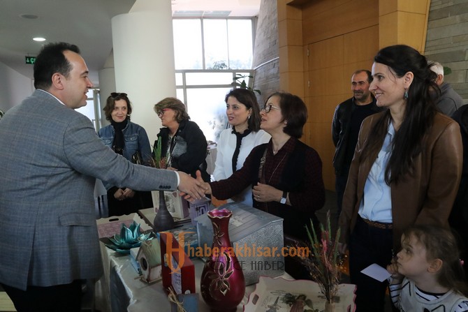 Akhisar Belediyesi, Ahşap Hediyelik Eşya sergisi açıldı