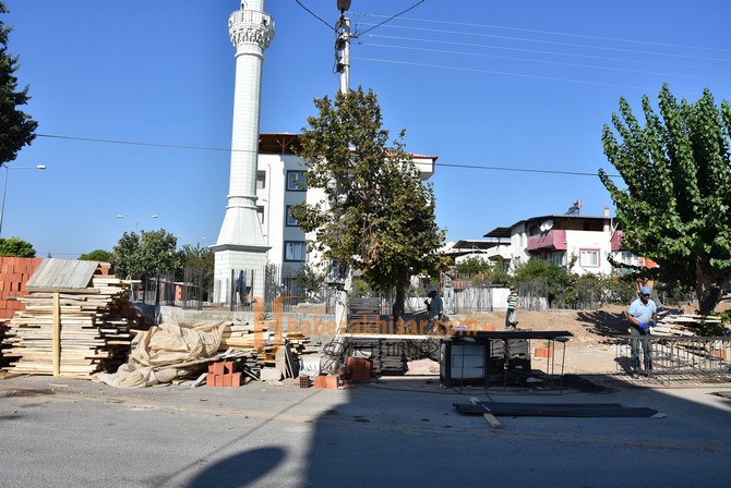 Depremde Hasar Görüp Yıkılan Camiye Belediye Destek Çıktı
