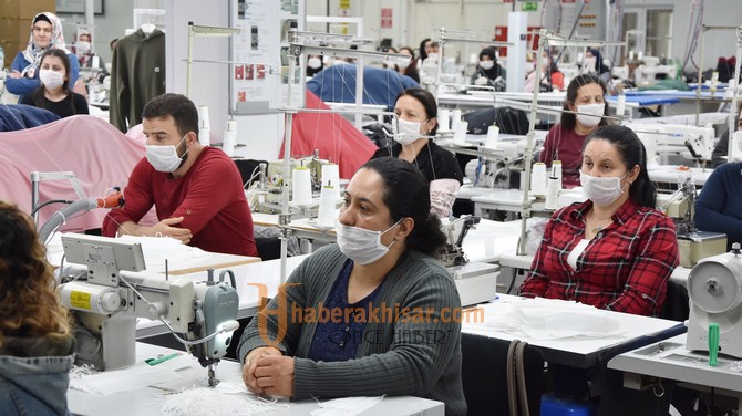 Belediye İle Halk, Dayanışmayla 100 Bin Adet Maske Üretiyor