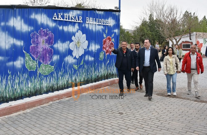 Akhisar Belediyesi Park Bahçeler Sezona Hazır