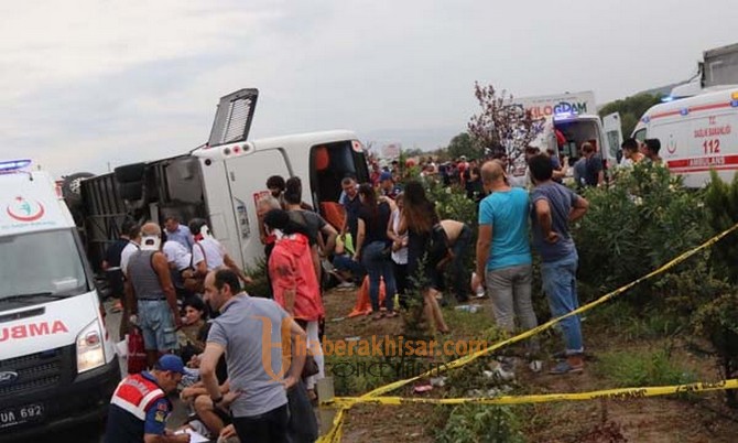 Akhisar'da Yolcu otobüsü Devrildi; 1 Ölü, 41 Yaralı