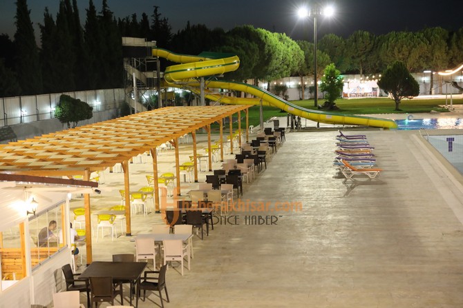 Akhisar Belediyesi Olimpik Yüzme Havuzu ve Spor Kompleksi açıldı