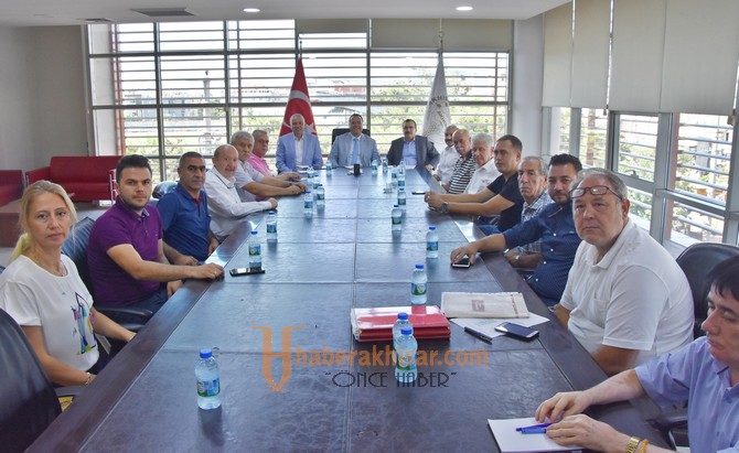 Akhisar Üniversitesi Derneği iki milletvekilinin katılımı ile toplandı