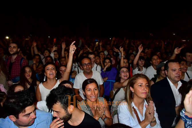 Akhisar'ın Kurtuluş Günü'nde Haluk Levent'ten tarihi konser