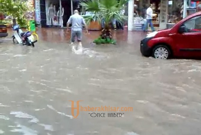 Tahir Ün Caddesi Esnafları Aşırı Yağışlardan Etkilenmedi