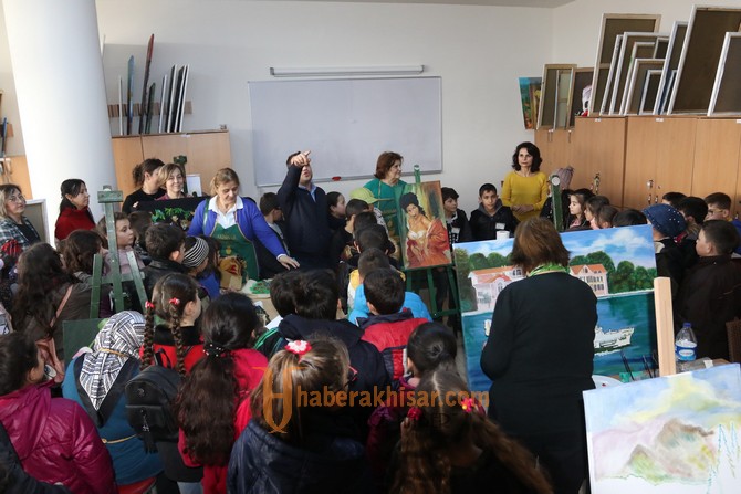 Akhisar Zübeyde Hanım İlkokulu 4.sınıf öğrencileri şehrini keşfetti