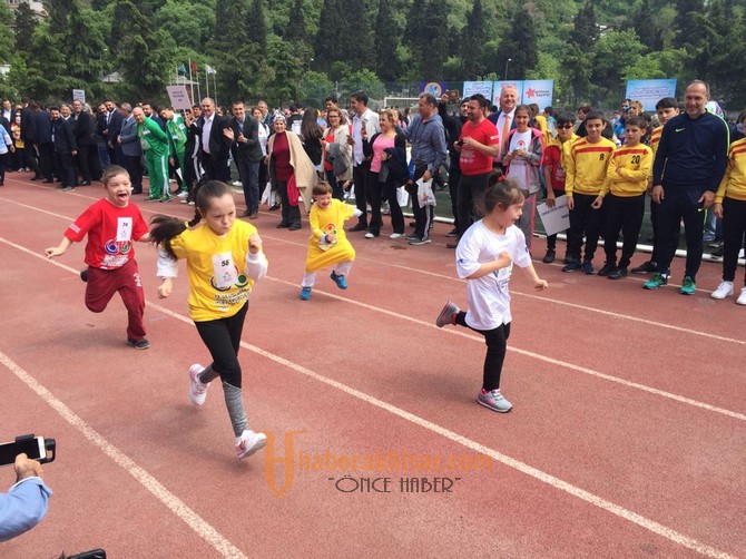 Akhisarlı özel çocuklar, 12.Uluslararası Özel Sporcular Atletizm Şenliğine katıldı