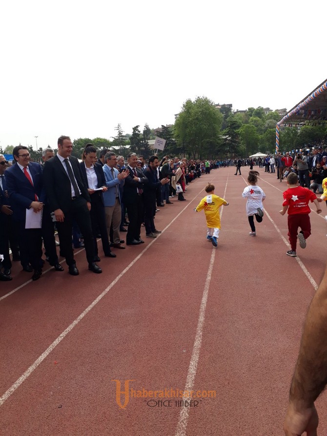 Akhisarlı özel çocuklar, 12.Uluslararası Özel Sporcular Atletizm Şenliğine katıldı