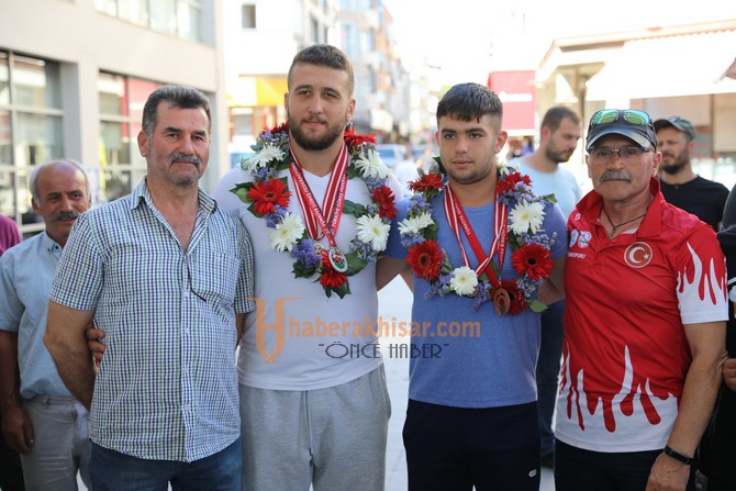 Kırkpınar Şampiyonlarına, Akhisar’da Coşkulu Karşılama