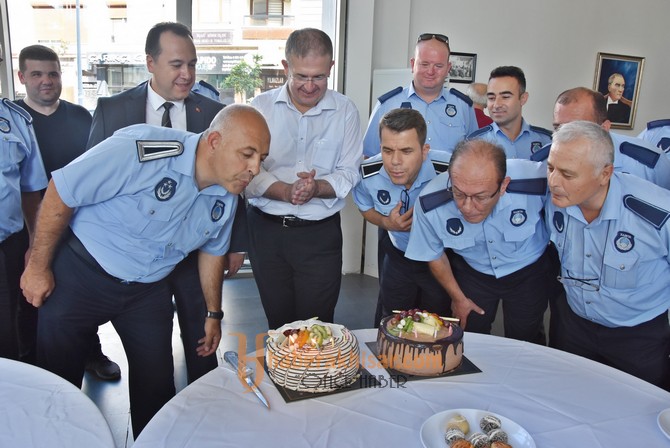 Başkan Besim Dutlulu, Zabıta haftasını pasta keserek kutladı