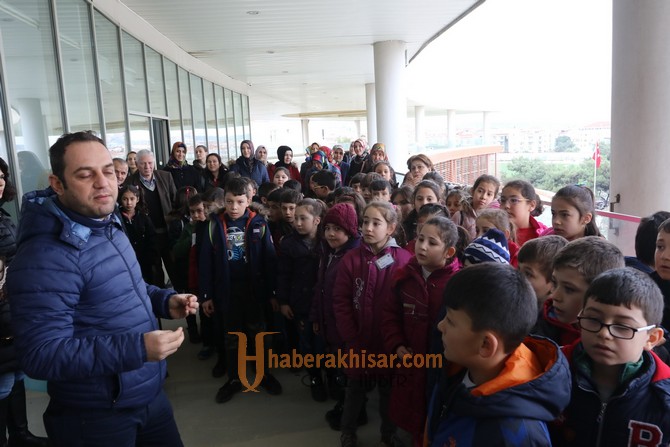 Akhisar Zübeyde Hanım İlkokulu 3.sınıf öğrencileri şehrini keşfetti
