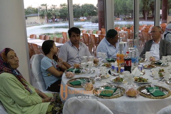 Başkan Dutlulu, bayram öncesi şehit yakınları ile yemekte buluştu