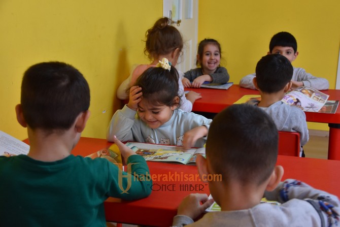 Akhisar Belediyesi Mahalle Kreşleri Çocukların Hizmetinde