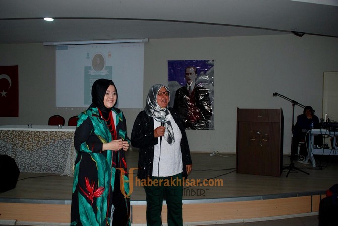 Şükran Füzün, Gördesli kadınlara seminer verdi