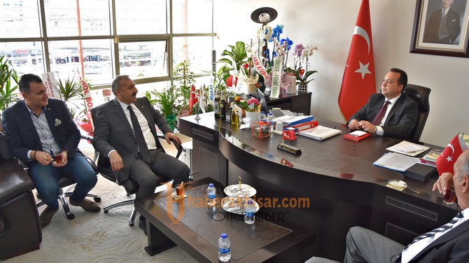 Akhisar Ticaret Odası’ndan, Belediye Başkanı Besim Dutlulu’yu ziyaret etti