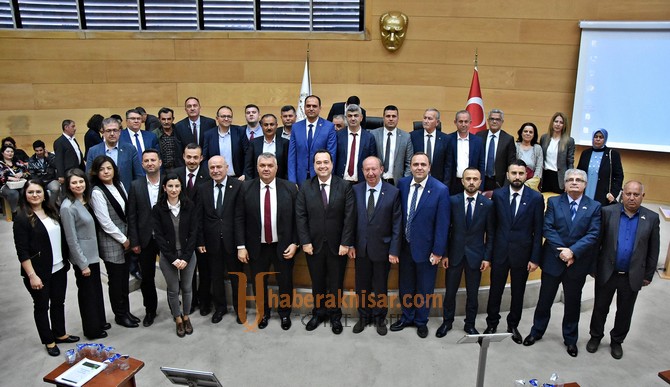 Akhisar Belediyesi yeni dönem ilk meclisi yapıldı