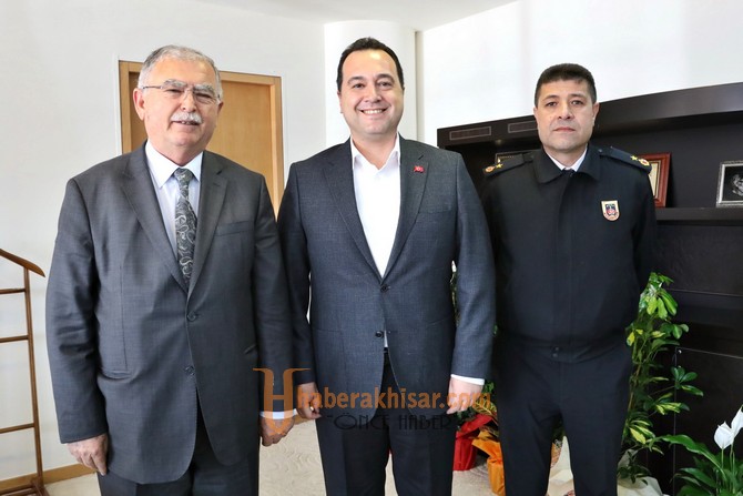 Akhisar Kaymakamı Sabit Kaya’dan, Belediye Başkanı Besim Dutlulu’ya ziyaret