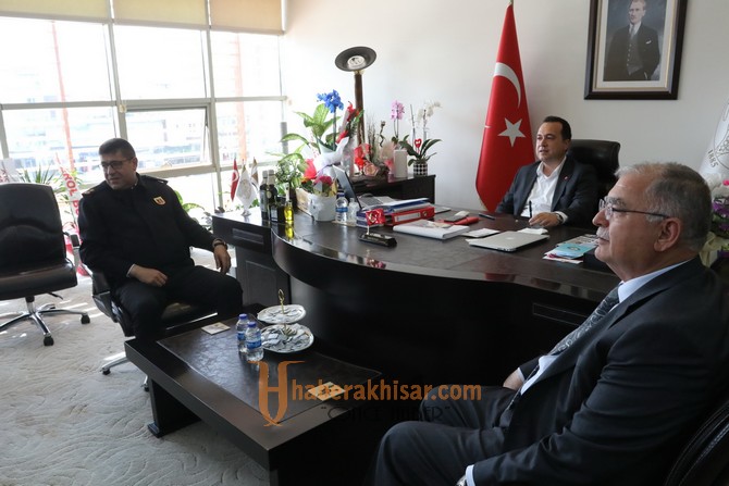 Akhisar Kaymakamı Sabit Kaya’dan, Belediye Başkanı Besim Dutlulu’ya ziyaret