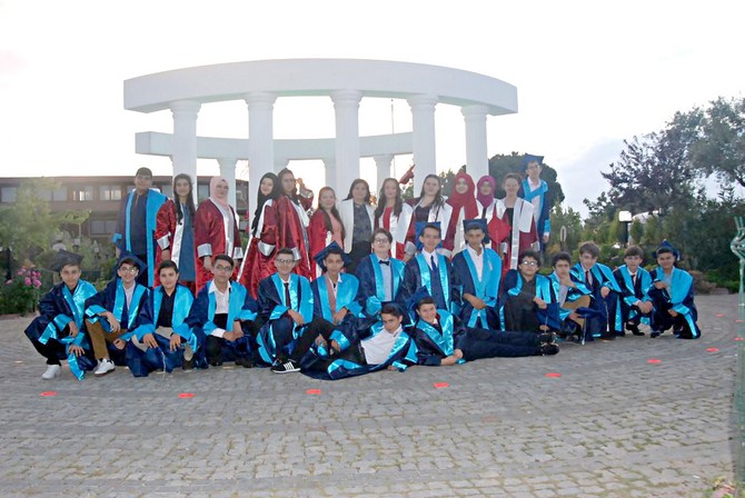 Gazi Okulu Öğrencileri Mezuniyetlerini Kutladı