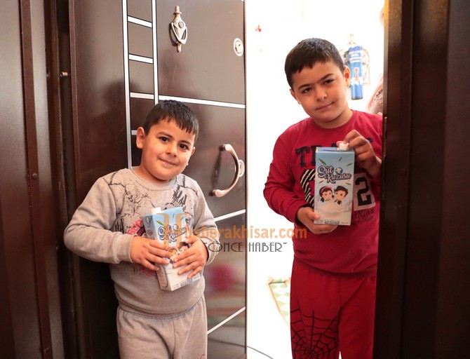 Akhisar Belediyesi’nin ‘Süt Kuzusu’ Projesi Başladı