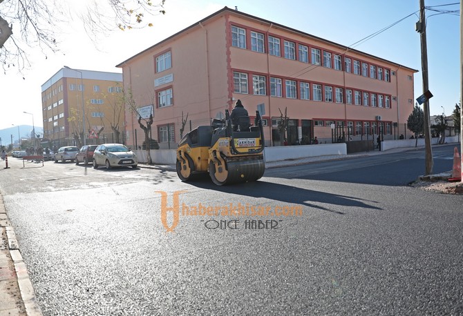 Akhisar Belediyesi Dört Koldan Çalışmalarına Devam Ediyor