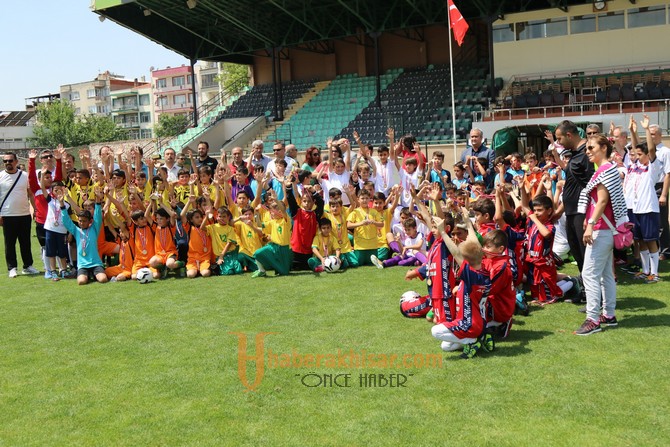 Çağlak Festivali Umut Fırat Turnuvası Şampiyonu Gazi Ortaokulu oldu