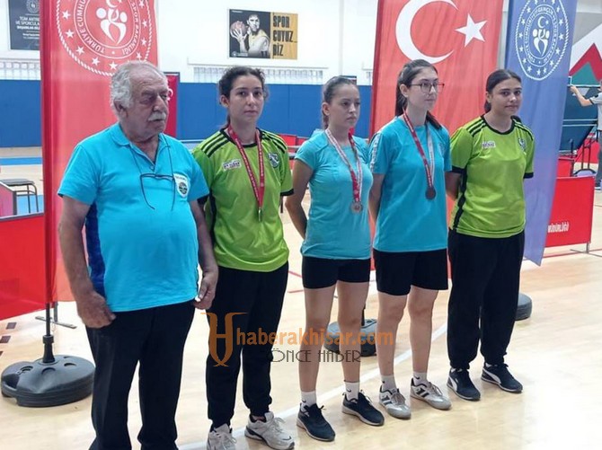 Akhisar Belediyespor Masa Tenisi Sporcuları Başarıları İle Dikkat Çekti