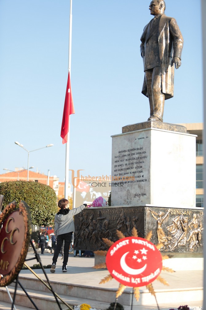 Büyük Önder Atatürk Akhisar’da Özlemle Anıldı
