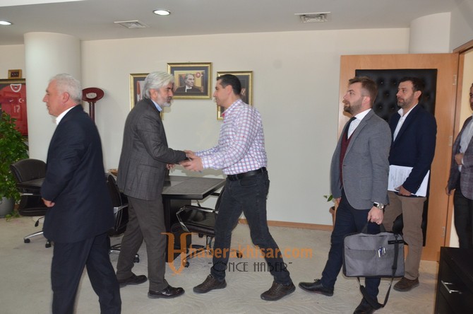 Belediye İş Sendikası ve Akhisar Belediyesi arasında toplu iş sözleşmesi imzalandı