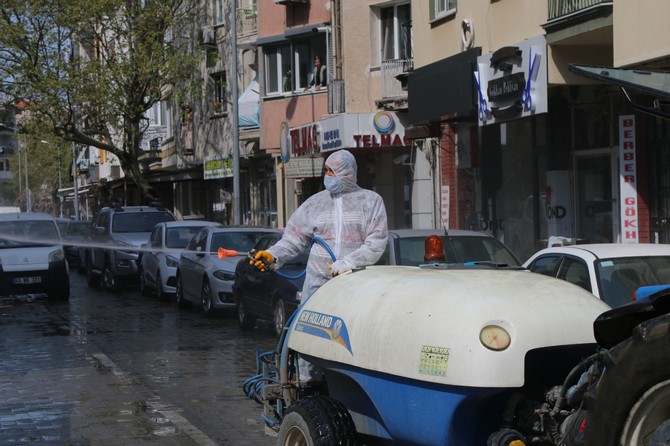 Boş Kalan Sokaklar Belediye Ekiplerince Dezenfekte Edildi
