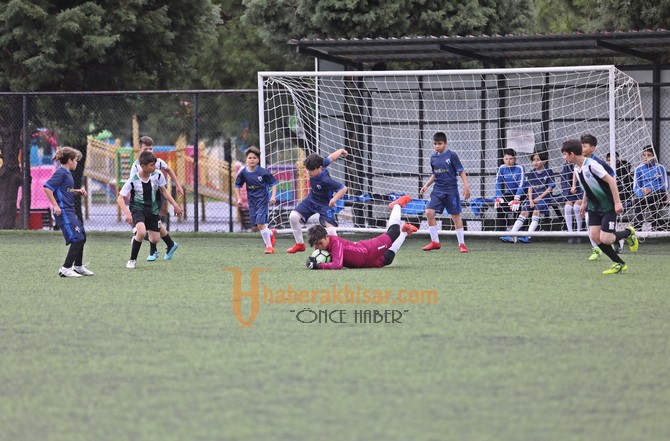 Akhisar Belediyesi Bahar Futbol Turnuvası Başladı