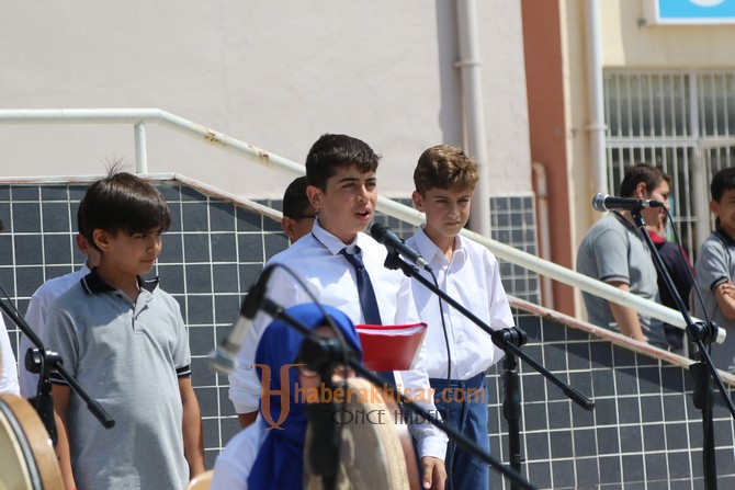 Akhisarlı ve Bosnalı öğrenciler Çağlak Festivali’nde buluştu