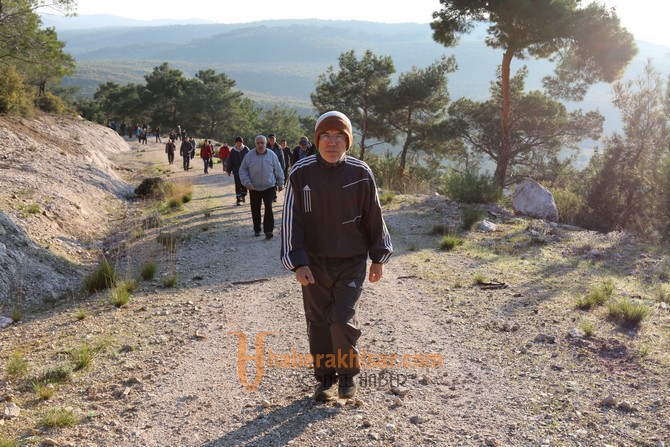 Akhisar’da doğa yürüyüşünün bu haftaki rotası Süleymanköy oldu