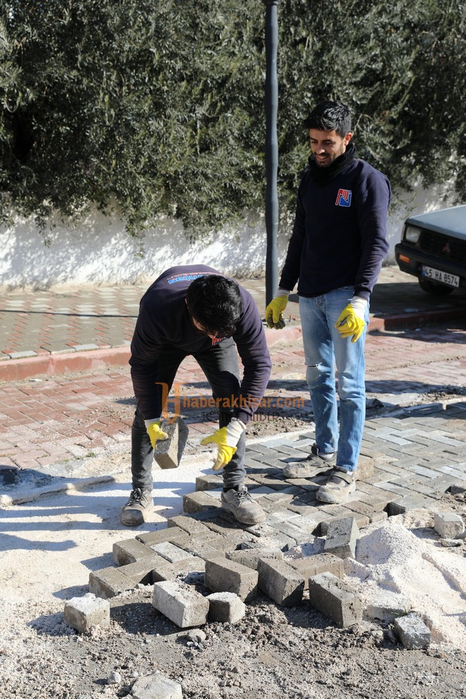 Akhisar Belediyesi ve Büyükşehir Belediyesi Yol Tamir Protokolü İmzaladı