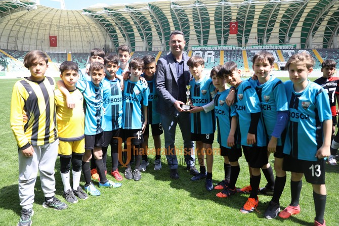 Akhisar Belediyesi Bahar Turnuvası Bahar Tadında Sona Erdi