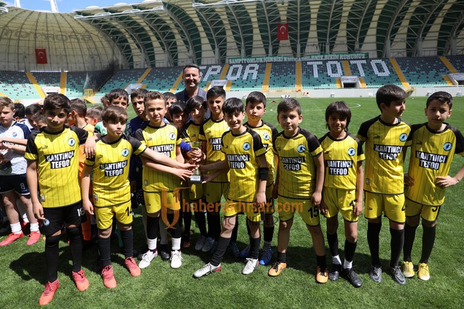 Akhisar Belediyesi Bahar Turnuvası Bahar Tadında Sona Erdi