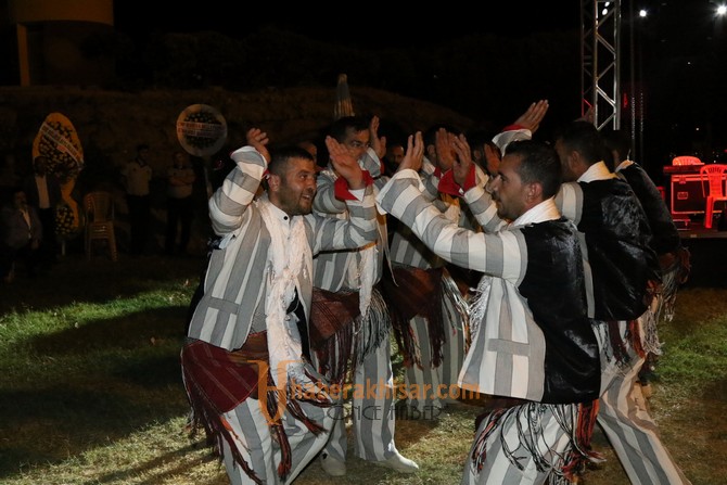 Akhisar Kültür Buluşmasında Bitlisler Gölet alanında buluştu