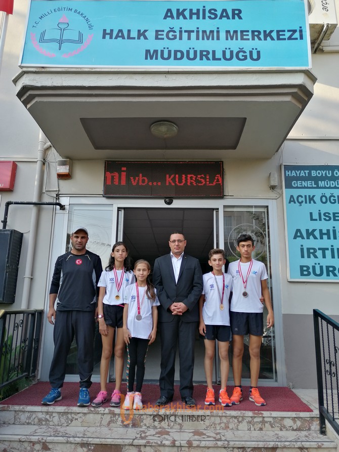 Akhisar Halk Eğitimi Merkezi Atletizm Kursiyerleri Başarılarına Bir Yenisini Ekledi