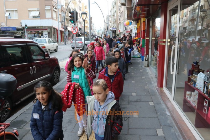 Akhisar Ahmet Vehbi Bakırlıoğlu İlkokulu 3.sınıf öğrencileri şehrini keşfetti
