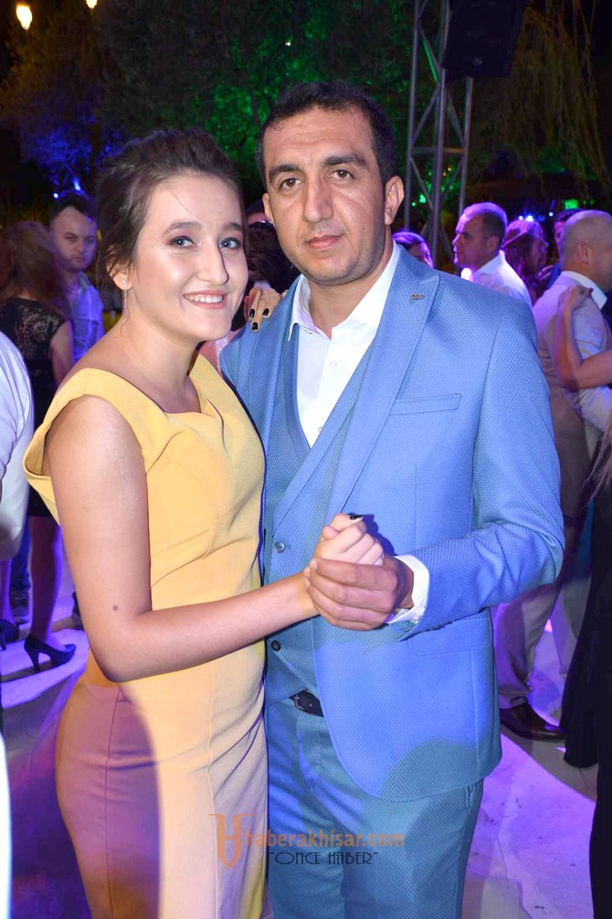 Büşra ve Mehmet Çifti Sarı Salonda Dünya Evine Girdi