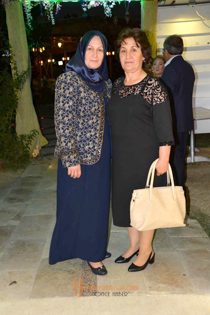 Büşra ve Mehmet Çifti Sarı Salonda Dünya Evine Girdi