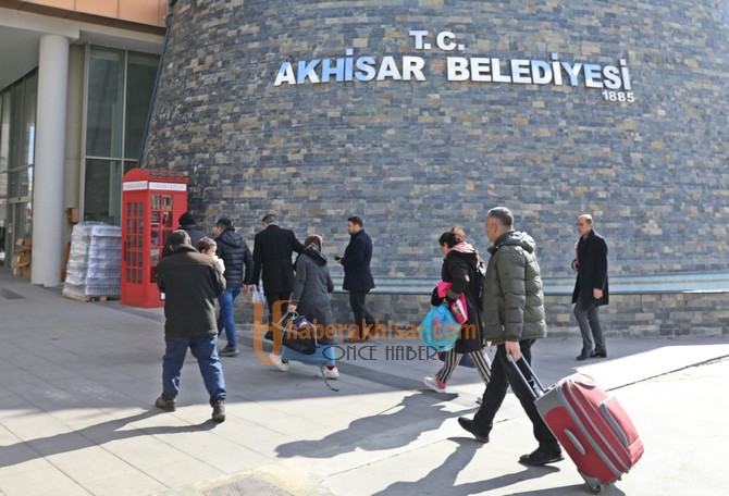Akhisar Belediyesi’nden Afetzedelere Ulaşım Desteği Devam Ediyor