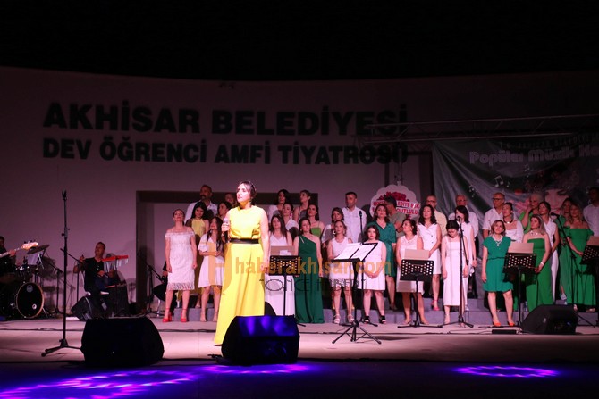 Akhisar Belediyesi’nden Sezen Aksu Şarkıları Gecesi