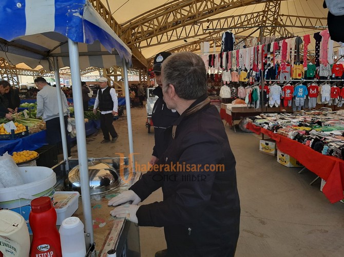 Akhisar Belediyesi Zabıta Ekipleri Hijyen Denetimi Yaptı