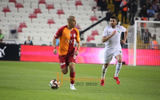 Akhisarspor; 1 - Galatasaray; 3