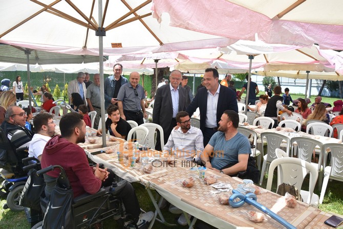 Akhisar Belediyesi’nden Engelliler Haftası Etkinliği